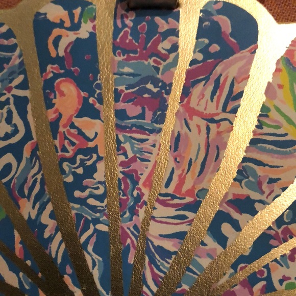 🦩Lilly Pulitzer shell shaped travel contact belt buckle + tag for your bag - Picture 9 of 9